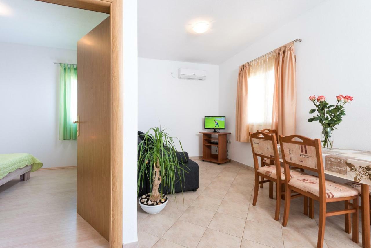 Apartmani Beran Seget Vranjica Kültér fotó