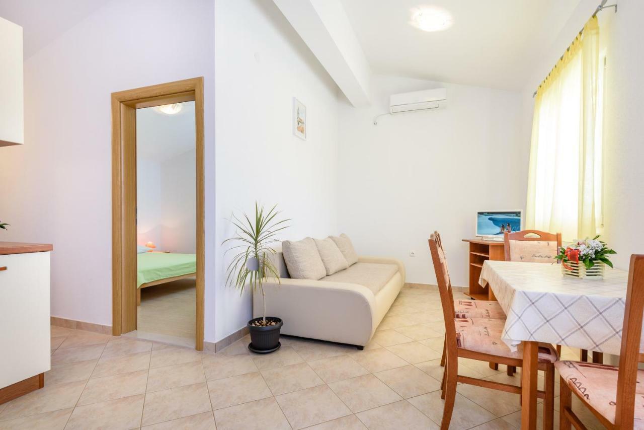 Apartmani Beran Seget Vranjica Kültér fotó