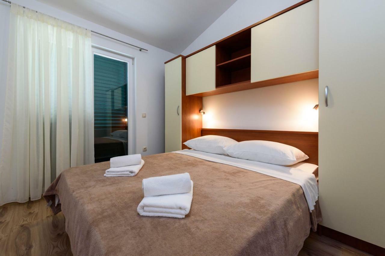 Apartmani Beran Seget Vranjica Kültér fotó