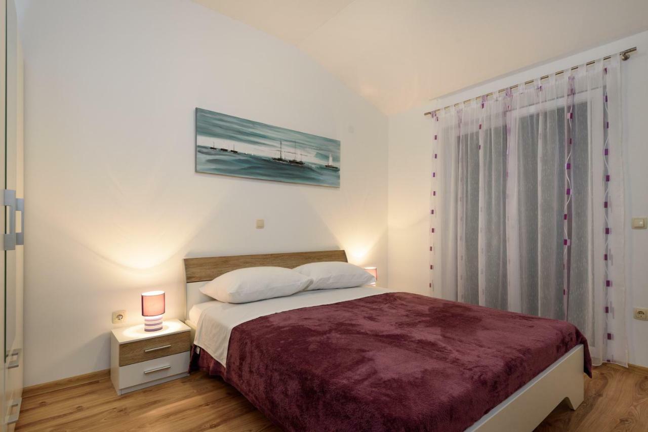 Apartmani Beran Seget Vranjica Kültér fotó