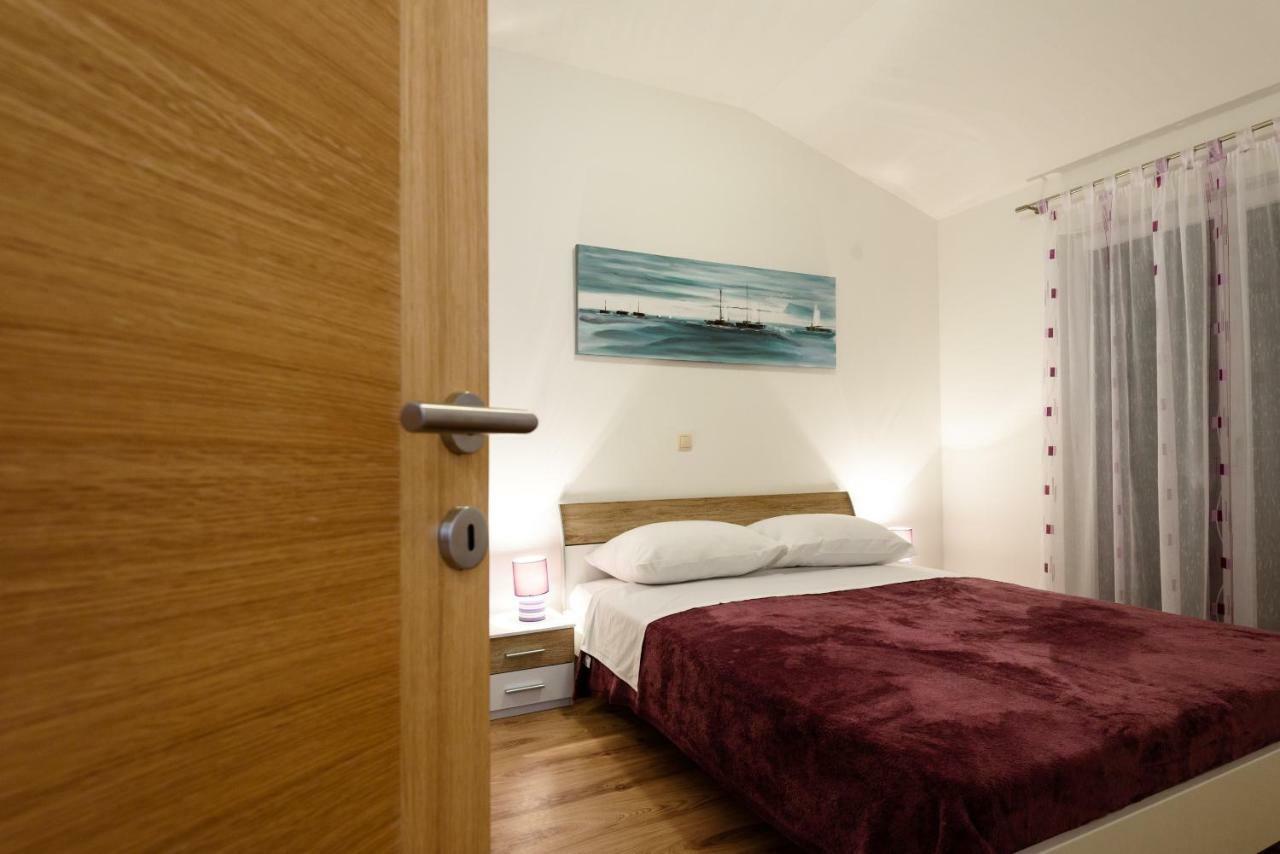 Apartmani Beran Seget Vranjica Kültér fotó