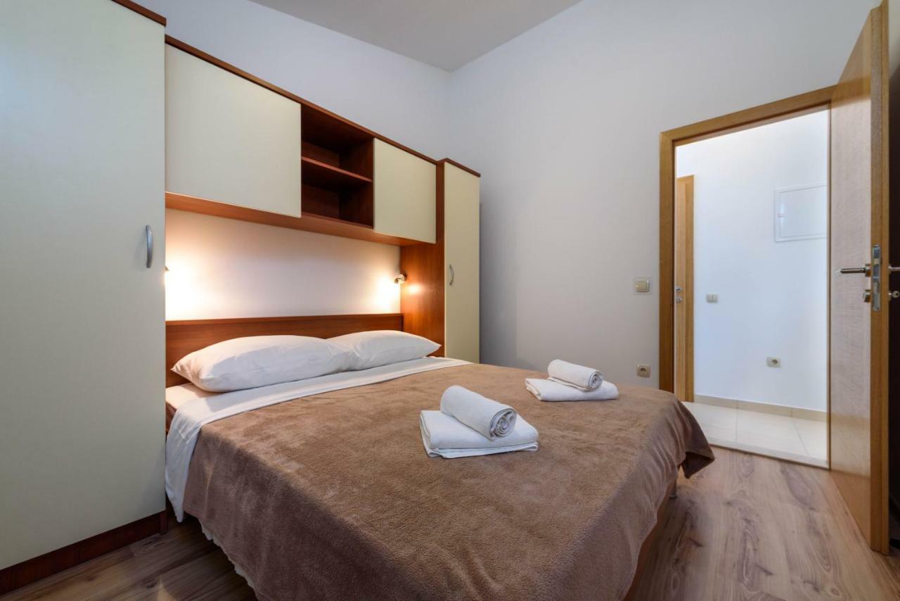 Apartmani Beran Seget Vranjica Kültér fotó