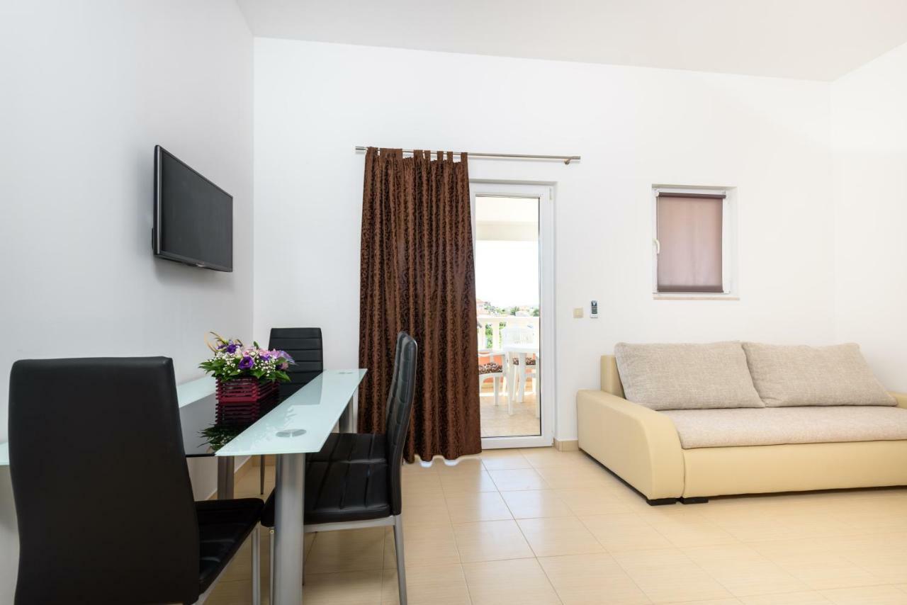 Apartmani Beran Seget Vranjica Kültér fotó